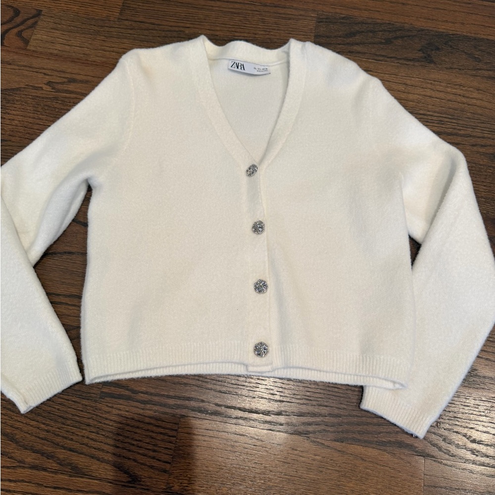 ZARA Woman sz Large White Button-Up Fuzzy Sweater-Worn Once
